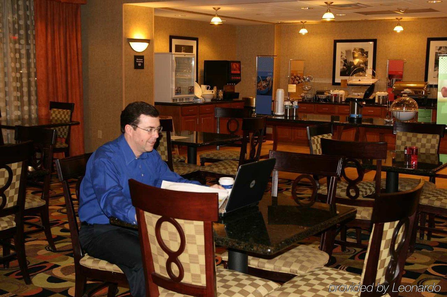 Hampton Inn & Suites Davenport Restaurang bild